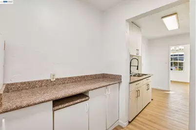 484 Phelps St, Oakland, CA 94603 - Photo 13