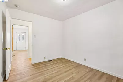 484 Phelps St, Oakland, CA 94603 - Photo 17