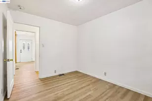 484 Phelps St, Oakland, CA 94603 - Photo 17