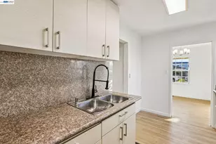 484 Phelps St, Oakland, CA 94603 - Photo 11