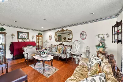 1357 Goldenlake Rd, San Jose, CA 95131 - Photo 5