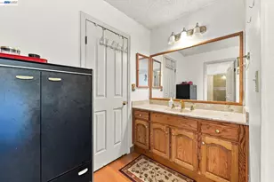 1357 Goldenlake Rd, San Jose, CA 95131 - Photo 25