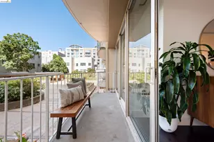 1555 Lakeside Dr, Oakland, CA 94612 - Photo 17