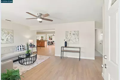 8125 Holanda Ln, Dublin, CA 94568 - Photo 5