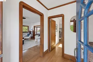 6512 Whitney St, Oakland, CA 94609 - Photo 3