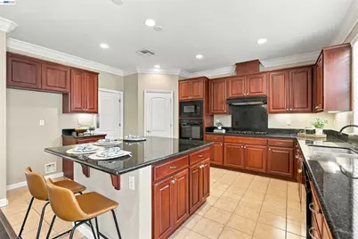 7084 Alder Creek Rd, Vallejo, CA 94591 - Photo 9