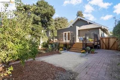 5671 Oak Grove Ave, Oakland, CA 94618 - Photo 55
