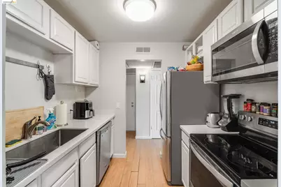 490 Civic Dr #322, Walnut Creek, CA 94596 - Photo 9