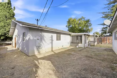 5013 63rd St, Sacramento, CA 95820 - Photo 31