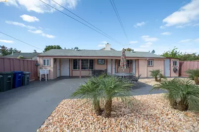 1051 Donovan Dr, San Leandro, CA 94577 - Photo 5