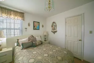 1051 Donovan Dr, San Leandro, CA 94577 - Photo 17