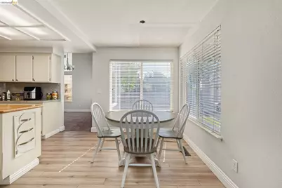 304 Greystone Dr, Antioch, CA 94509 - Photo 17