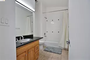 9455 MacArthur Blvd, Oakland, CA 94605 - Photo 17
