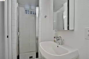 9455 MacArthur Blvd, Oakland, CA 94605 - Photo 23