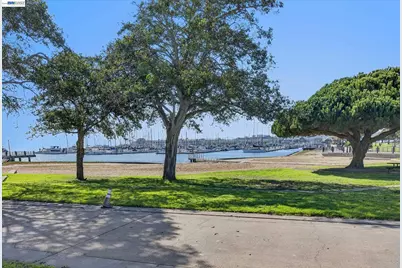 411 Commodore Drive, Richmond, CA 94804 - Photo 27