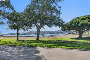411 Commodore Dr, Richmond, CA 94804 - Photo 27