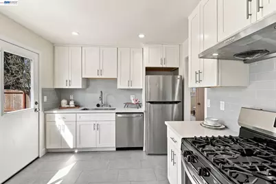 712 Linda Mar Blvd, Pacifica, CA 94044 - Photo 9