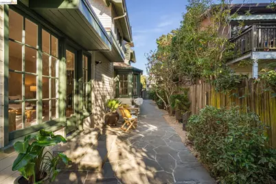 6487 Benvenue Ave, Oakland, CA 94618 - Photo 75