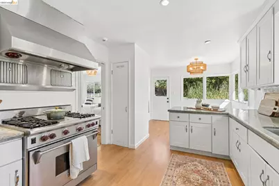 11310 Golf Links Rd, Oakland, CA 94605 - Photo 17