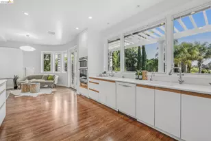 100 Pershing Dr, Oakland, CA 94611 - Photo 13