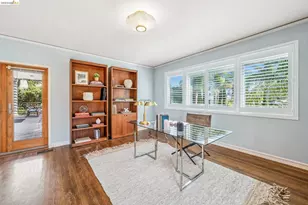 100 Pershing Dr, Oakland, CA 94611 - Photo 17