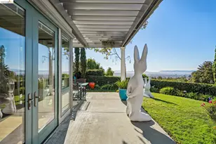 100 Pershing Dr, Oakland, CA 94611 - Photo 11