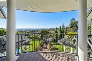 100 Pershing Dr, Oakland, CA 94611 - Photo 19