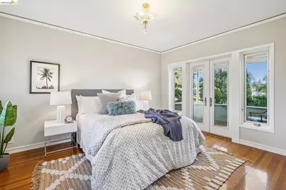 100 Pershing Dr, Oakland, CA 94611 - Photo 25