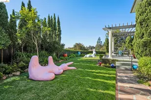 100 Pershing Dr, Oakland, CA 94611 - Photo 31