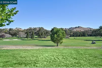 2400 Tice Creek Dr #3, Walnut Creek, CA 94595 - Photo 3