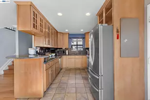 20061 Santa Maria Ave, Castro Valley, CA 94546 - Photo 17