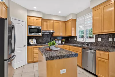 2333 Elan Ln, San Ramon, CA 94582 - Photo 11