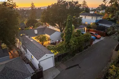 5970 Rincon Dr, Oakland, CA 94611 - Photo 3