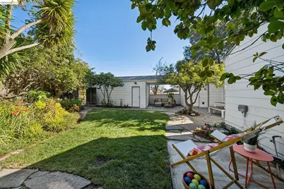 5970 Rincon Dr, Oakland, CA 94611 - Photo 37