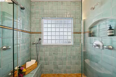 5970 Rincon Dr, Oakland, CA 94611 - Photo 27