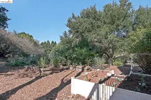 2223 Rancho Rd, El Sobrante, CA 94803 - Photo 57