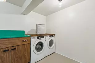 2562 Charleston St, Oakland, CA 94602 - Photo 69
