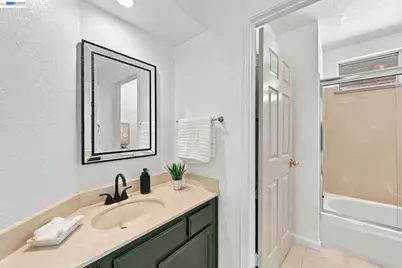 32409 Seaside Dr, Union City, CA 94587 - Photo 37