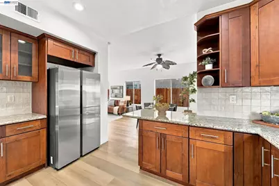 32409 Seaside Dr, Union City, CA 94587 - Photo 11