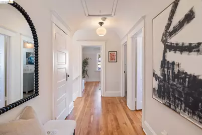 702 33rd St, Oakland, CA 94609 - Photo 33