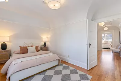 702 33rd St, Oakland, CA 94609 - Photo 35