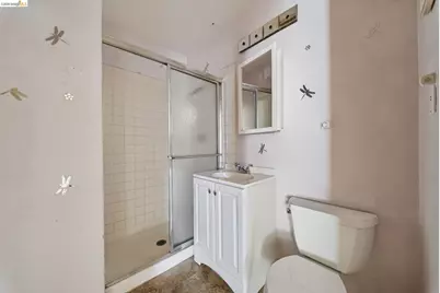 6440 Sunnymere, Oakland, CA 94605 - Photo 35