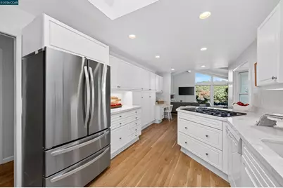 216 Sandringham Dr, Moraga, CA 94556 - Photo 23