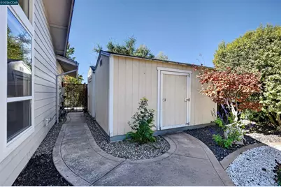 216 Sandringham Dr, Moraga, CA 94556 - Photo 41
