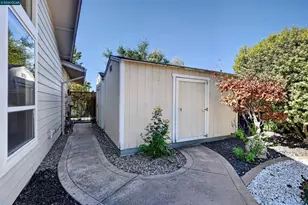216 Sandringham Dr, Moraga, CA 94556 - Photo 41