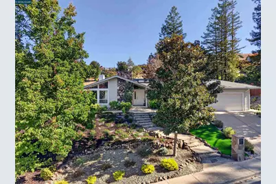 216 Sandringham Dr, Moraga, CA 94556 - Photo 3