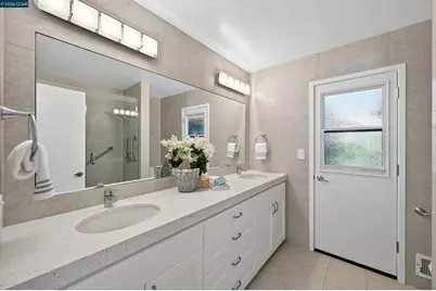 216 Sandringham Dr, Moraga, CA 94556 - Photo 33