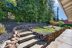 216 Sandringham Dr, Moraga, CA 94556 - Photo 39