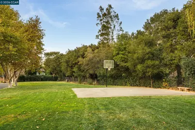 900 Augusta Dr, Moraga, CA 94556 - Photo 27