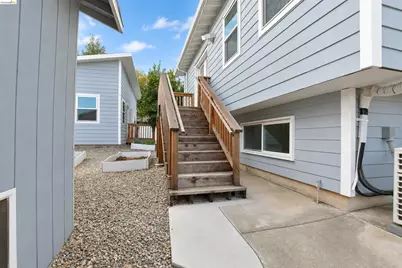 115 Roslyn Dr, Concord, CA 94518 - Photo 37